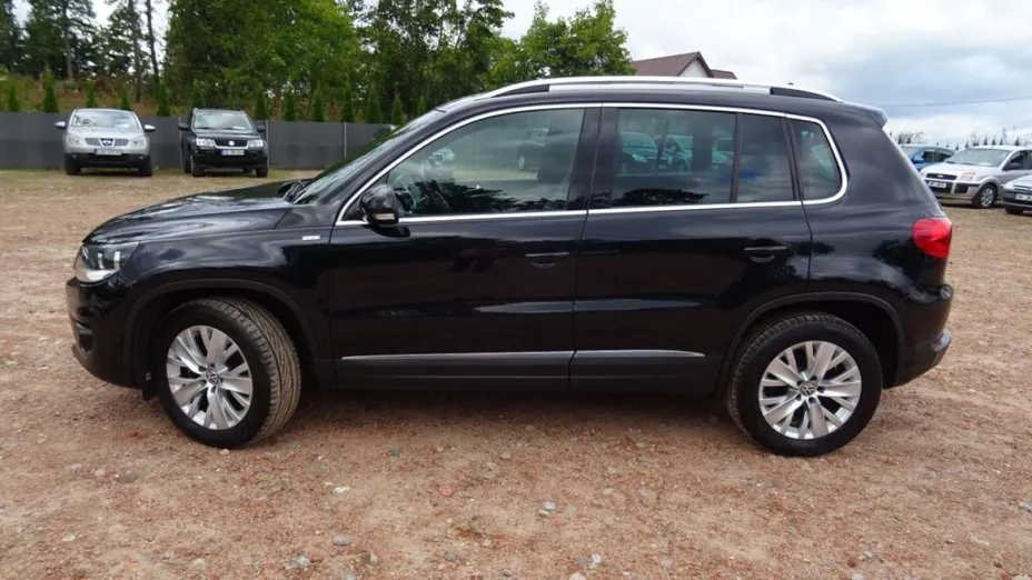 VOLKSWAGEN Tiguan -