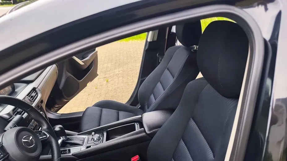 MAZDA 6 -