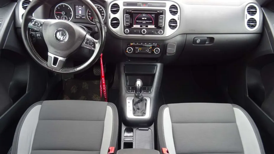 VOLKSWAGEN Tiguan -