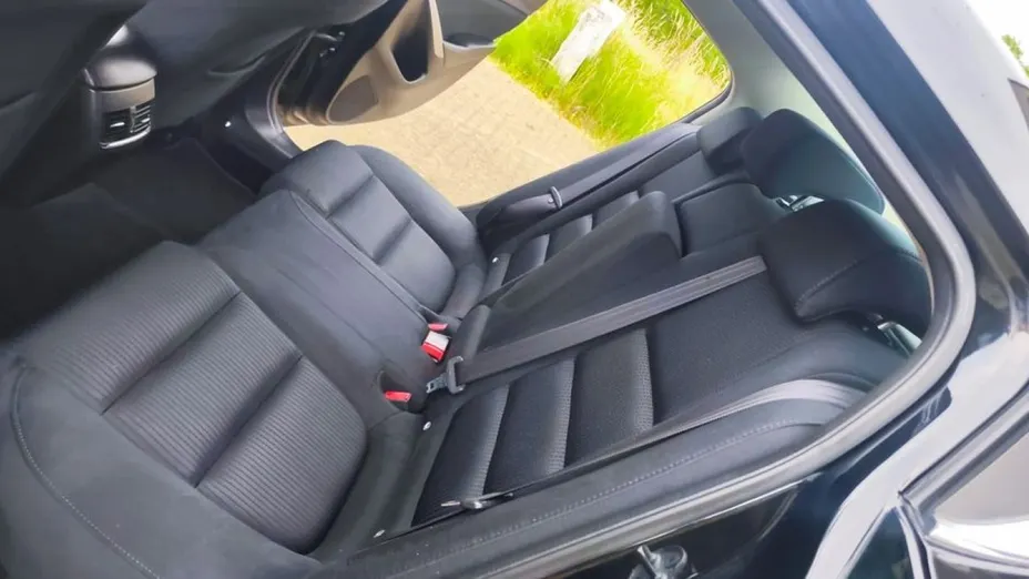 MAZDA 6 -