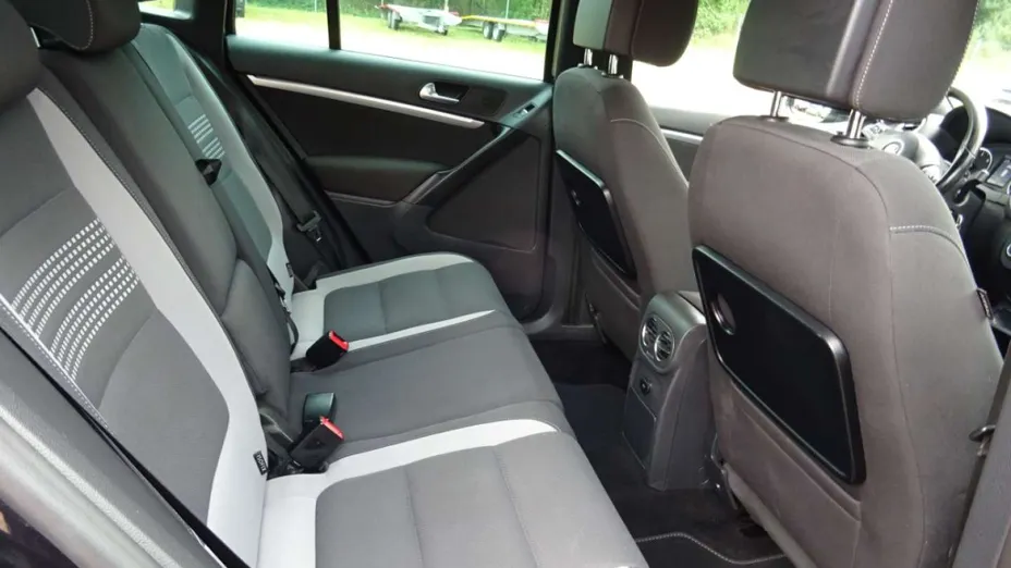 VOLKSWAGEN Tiguan -