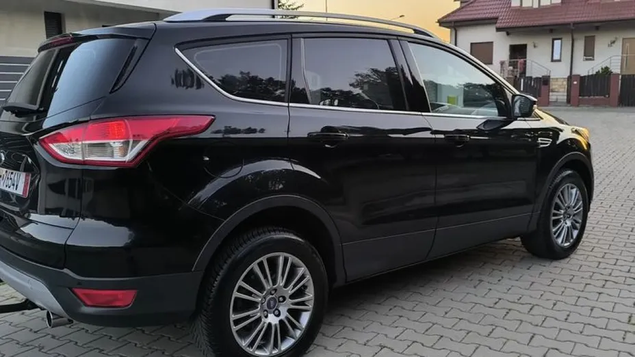 FORD Kuga -