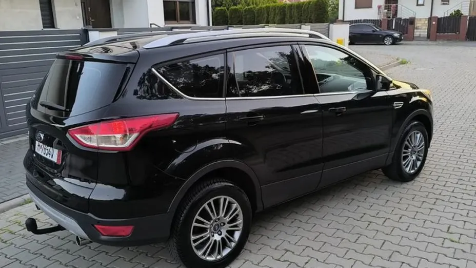 FORD Kuga -