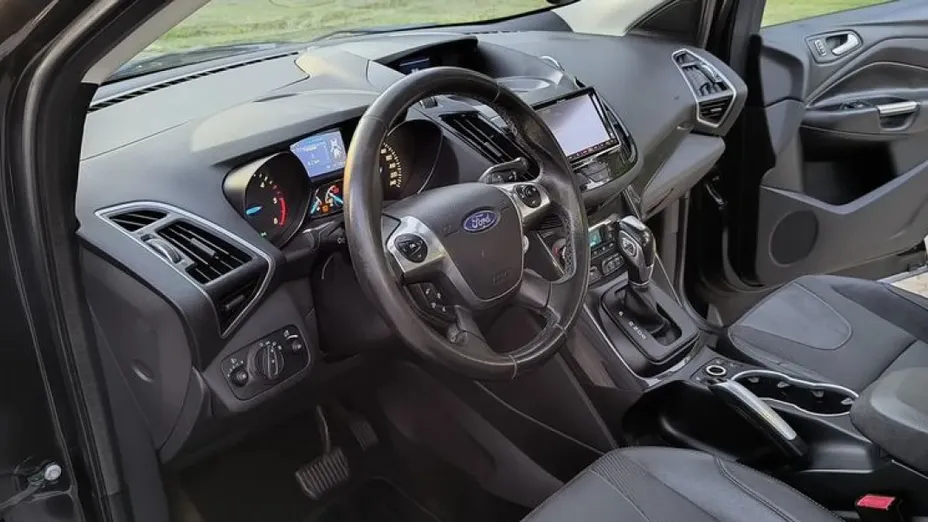 FORD Kuga -