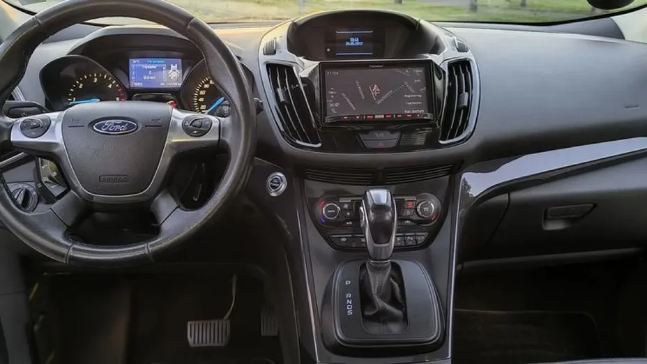 FORD Kuga -