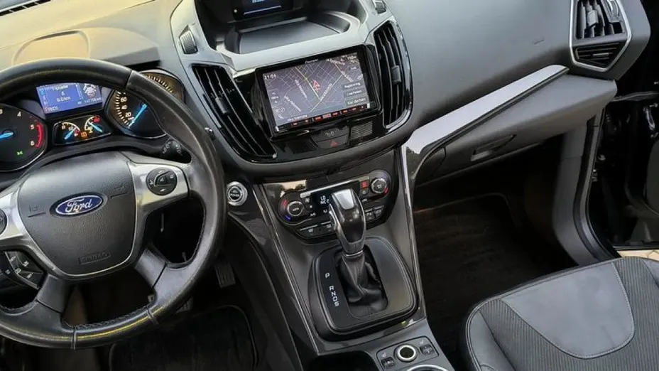 FORD Kuga -