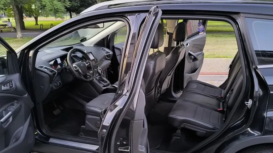 FORD Kuga -