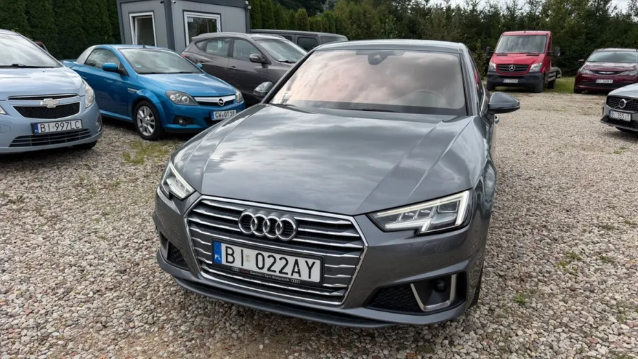 AUDI A4 -