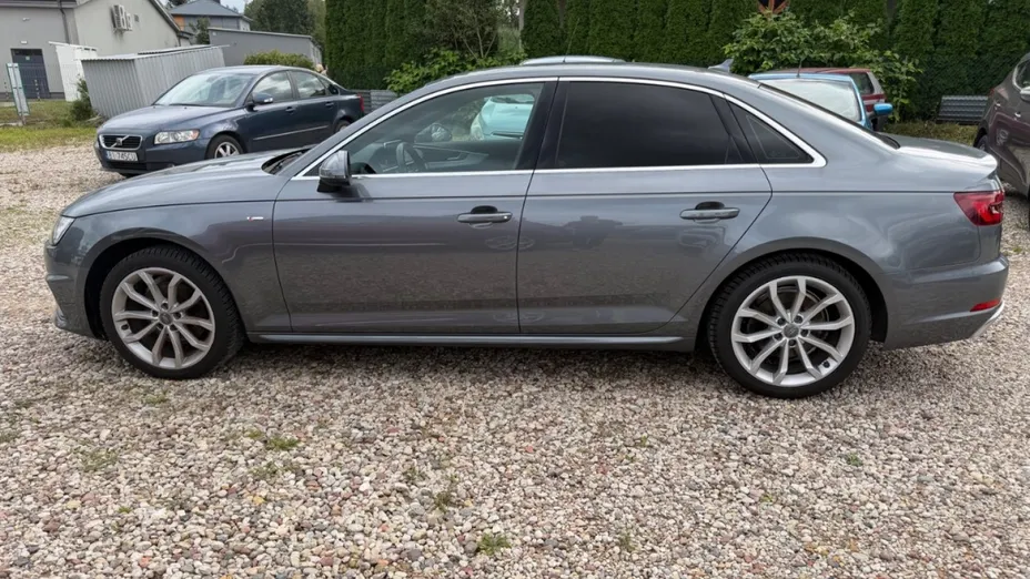 AUDI A4 -