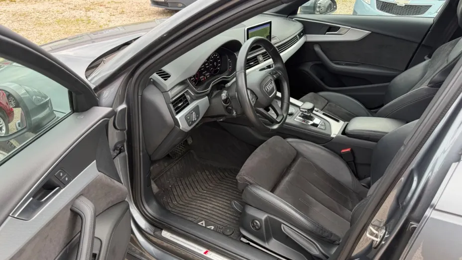 AUDI A4 -