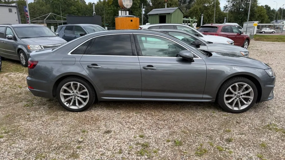 AUDI A4 -