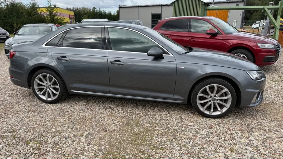 AUDI A4 -