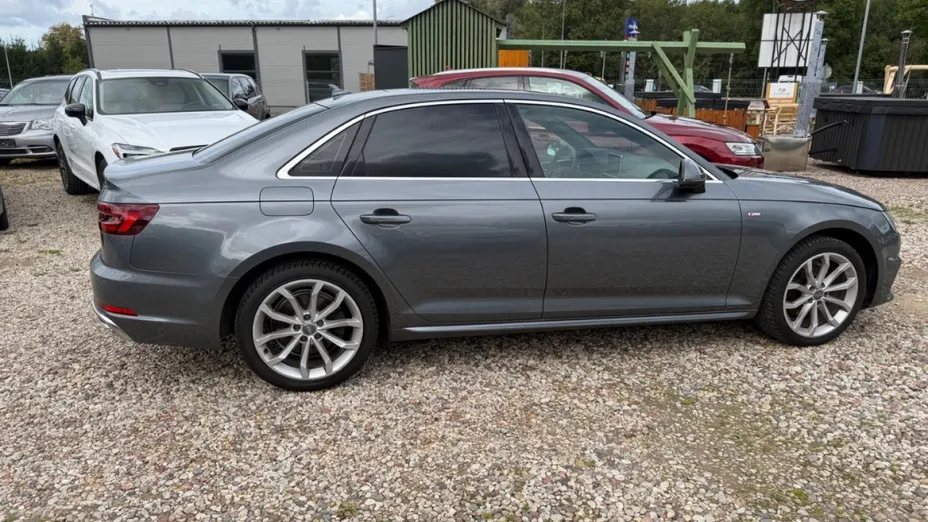 AUDI A4 -