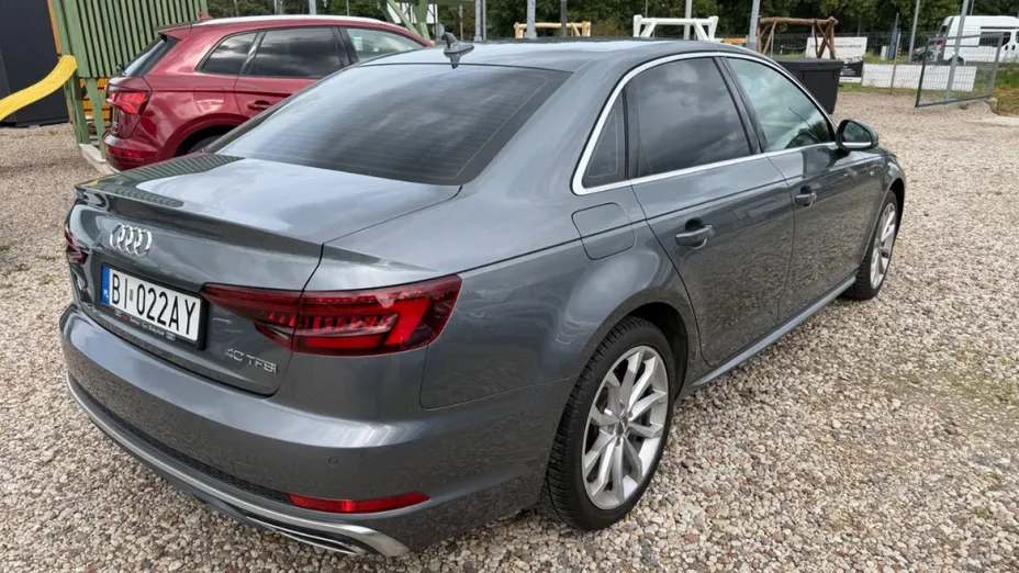 AUDI A4 -