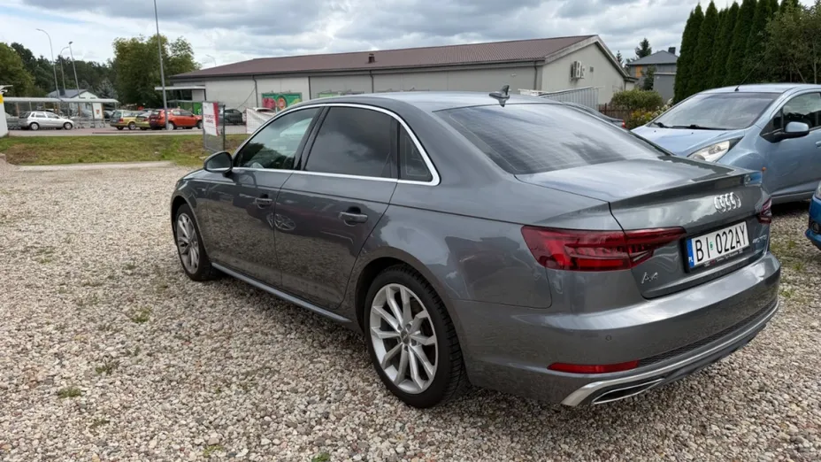 AUDI A4 -