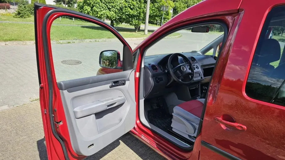 VOLKSWAGEN Caddy -