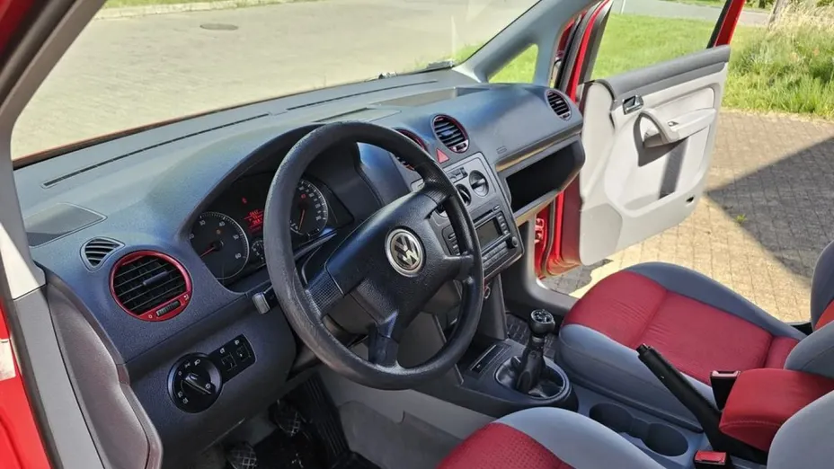 VOLKSWAGEN Caddy -