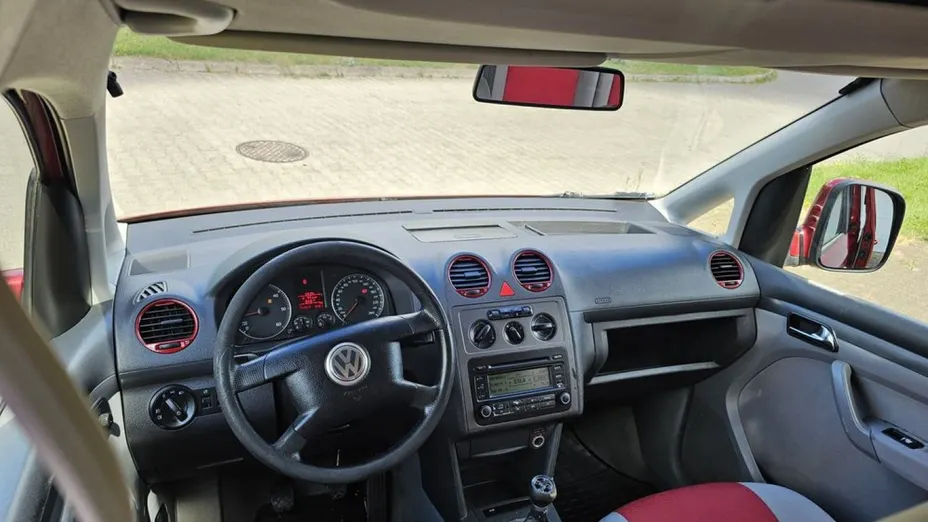 VOLKSWAGEN Caddy -