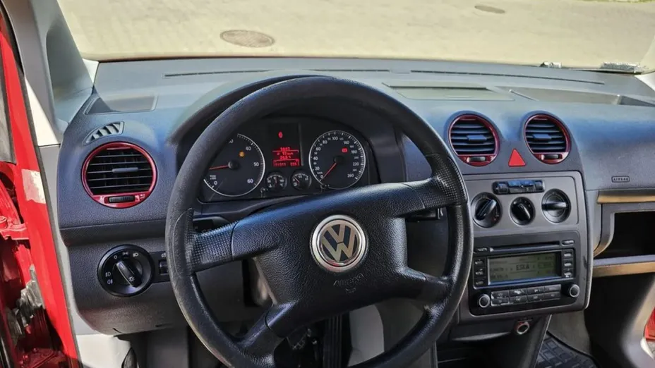 VOLKSWAGEN Caddy -