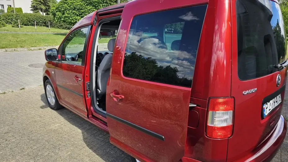 VOLKSWAGEN Caddy -