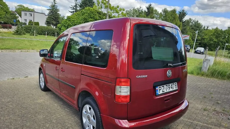 VOLKSWAGEN Caddy -