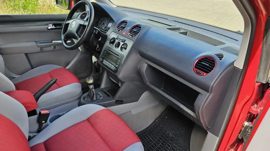 VOLKSWAGEN Caddy -