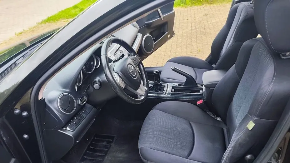 MAZDA 6 -