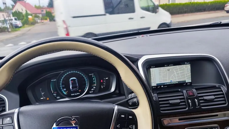 VOLVO XC60 -