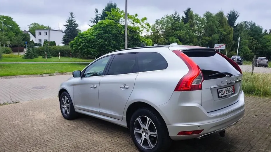 VOLVO XC60 -