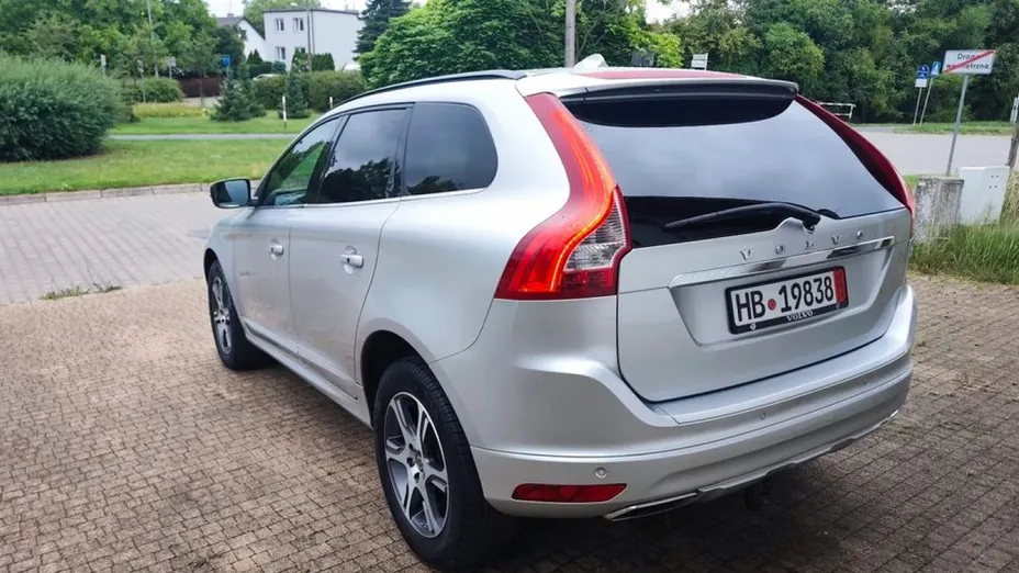 VOLVO XC60 -
