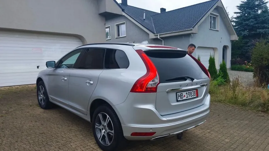 VOLVO XC60 -