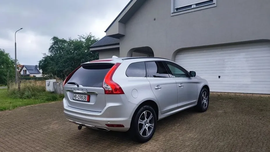 VOLVO XC60 -