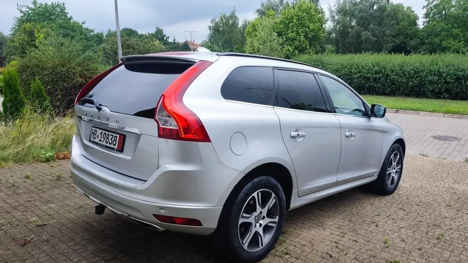 VOLVO XC60 -