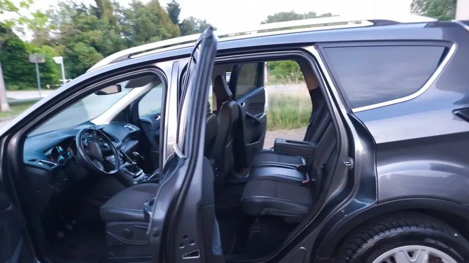 FORD Kuga -