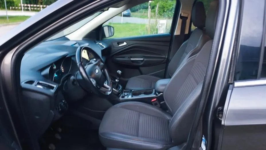 FORD Kuga -