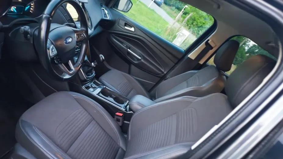 FORD Kuga -