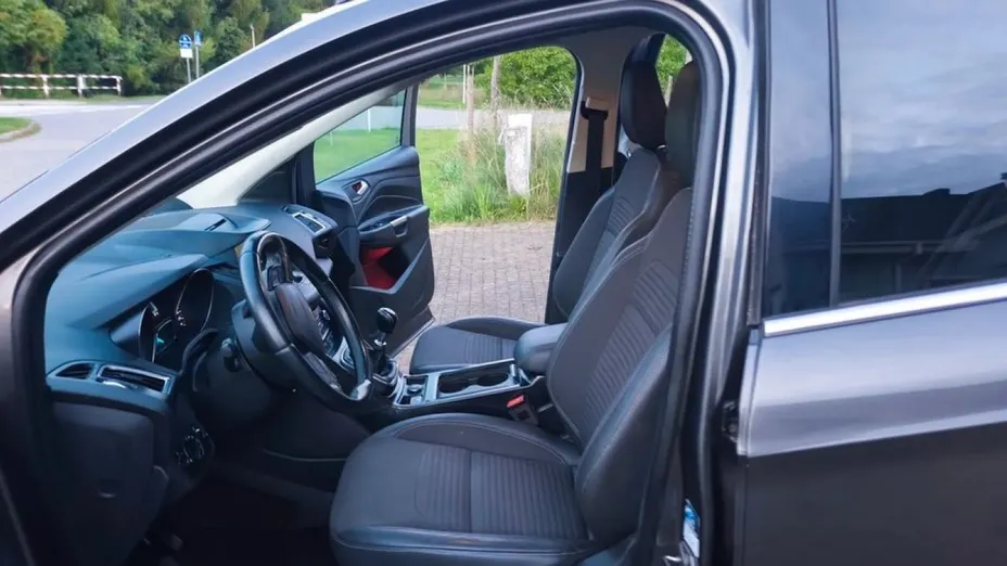 FORD Kuga -
