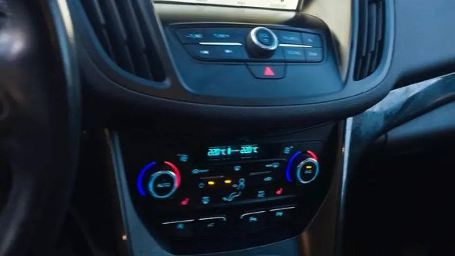 FORD Kuga -