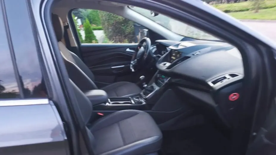 FORD Kuga -
