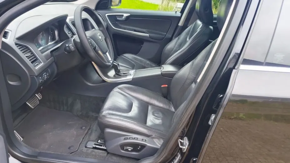 VOLVO XC60 -