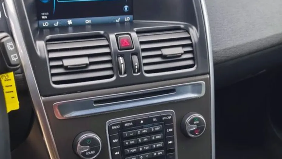 VOLVO XC60 -