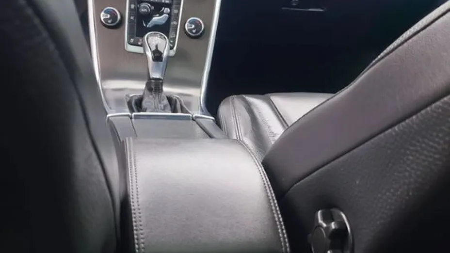 VOLVO XC60 -
