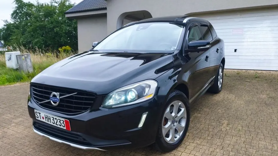 VOLVO XC60 -