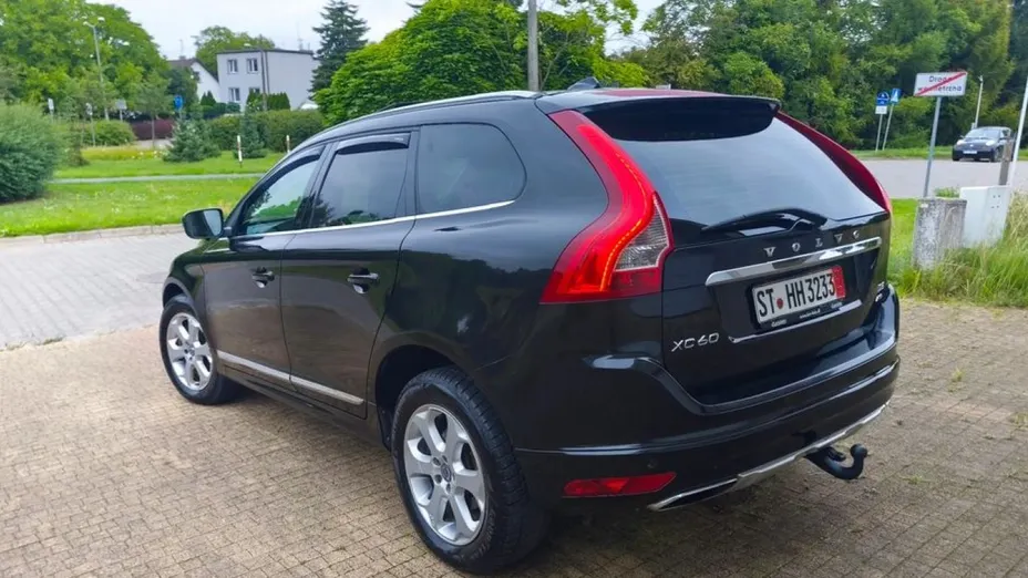 VOLVO XC60 -