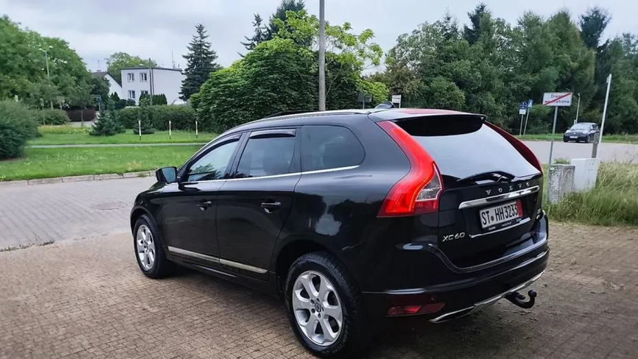 VOLVO XC60 -