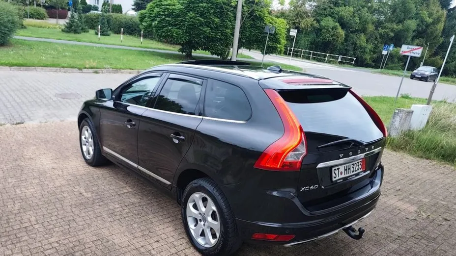 VOLVO XC60 -
