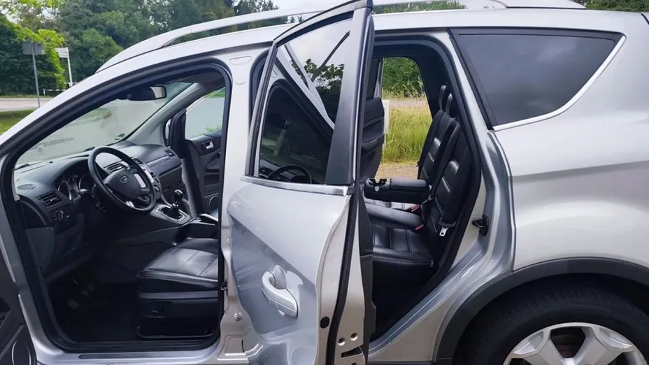 FORD Kuga -
