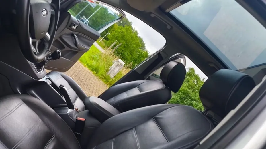 FORD Kuga -