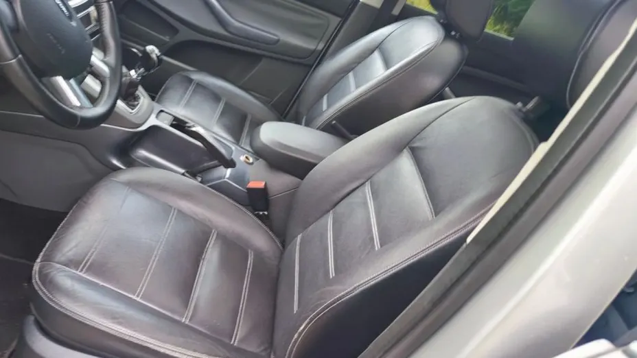 FORD Kuga -