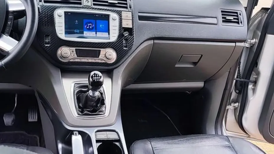 FORD Kuga -